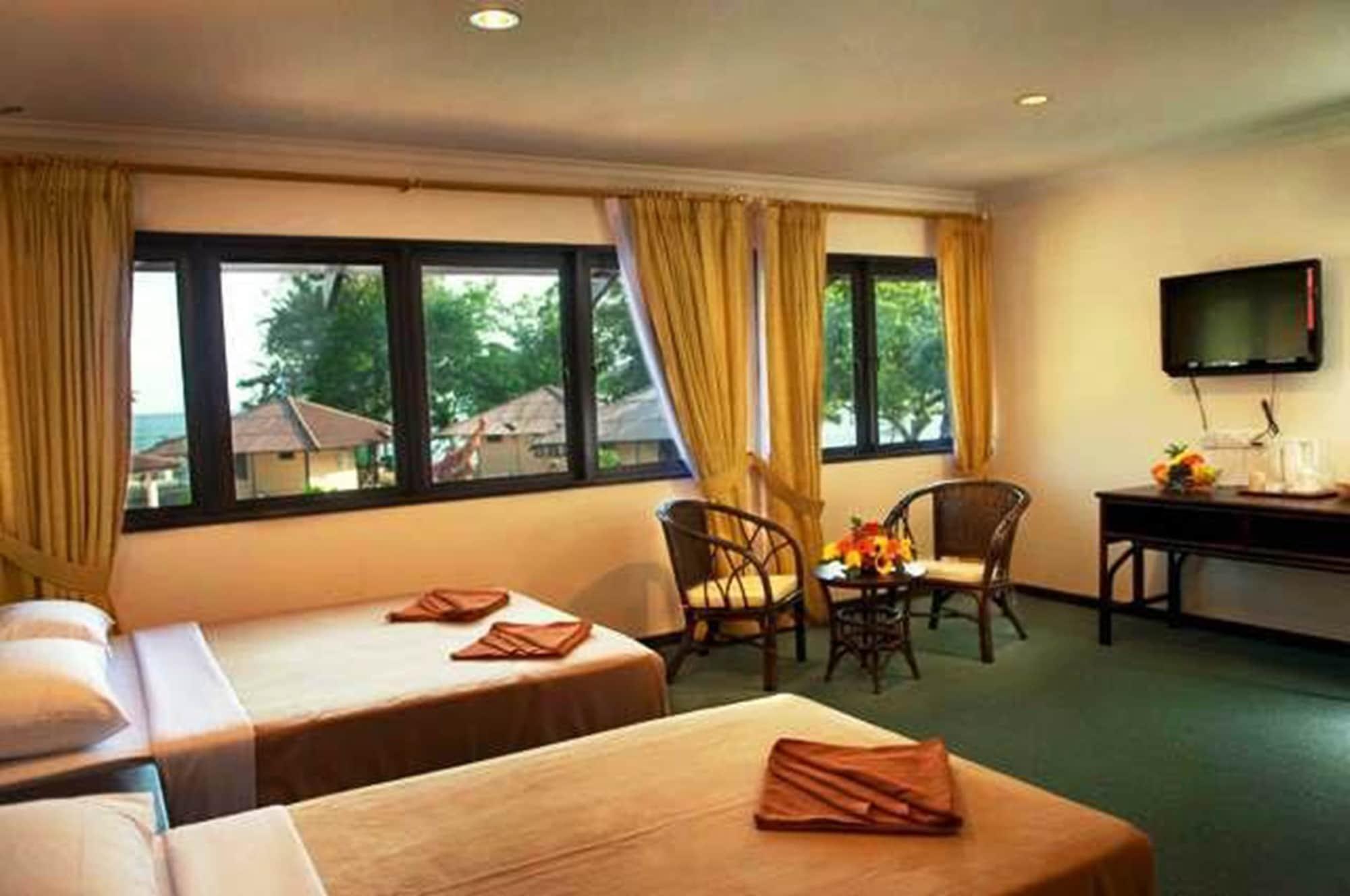 Pangkor Sandy Beach Resort Kampong Pasir Bogak Exteriör bild