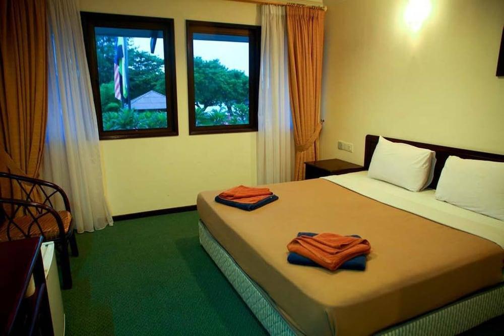 Pangkor Sandy Beach Resort Kampong Pasir Bogak Exteriör bild