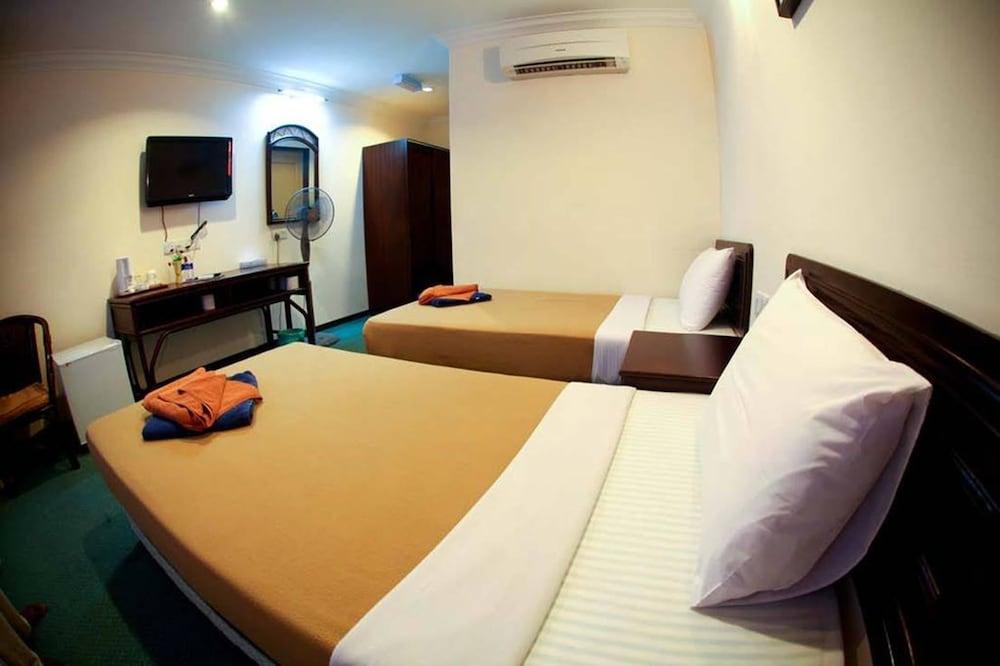 Pangkor Sandy Beach Resort Kampong Pasir Bogak Exteriör bild