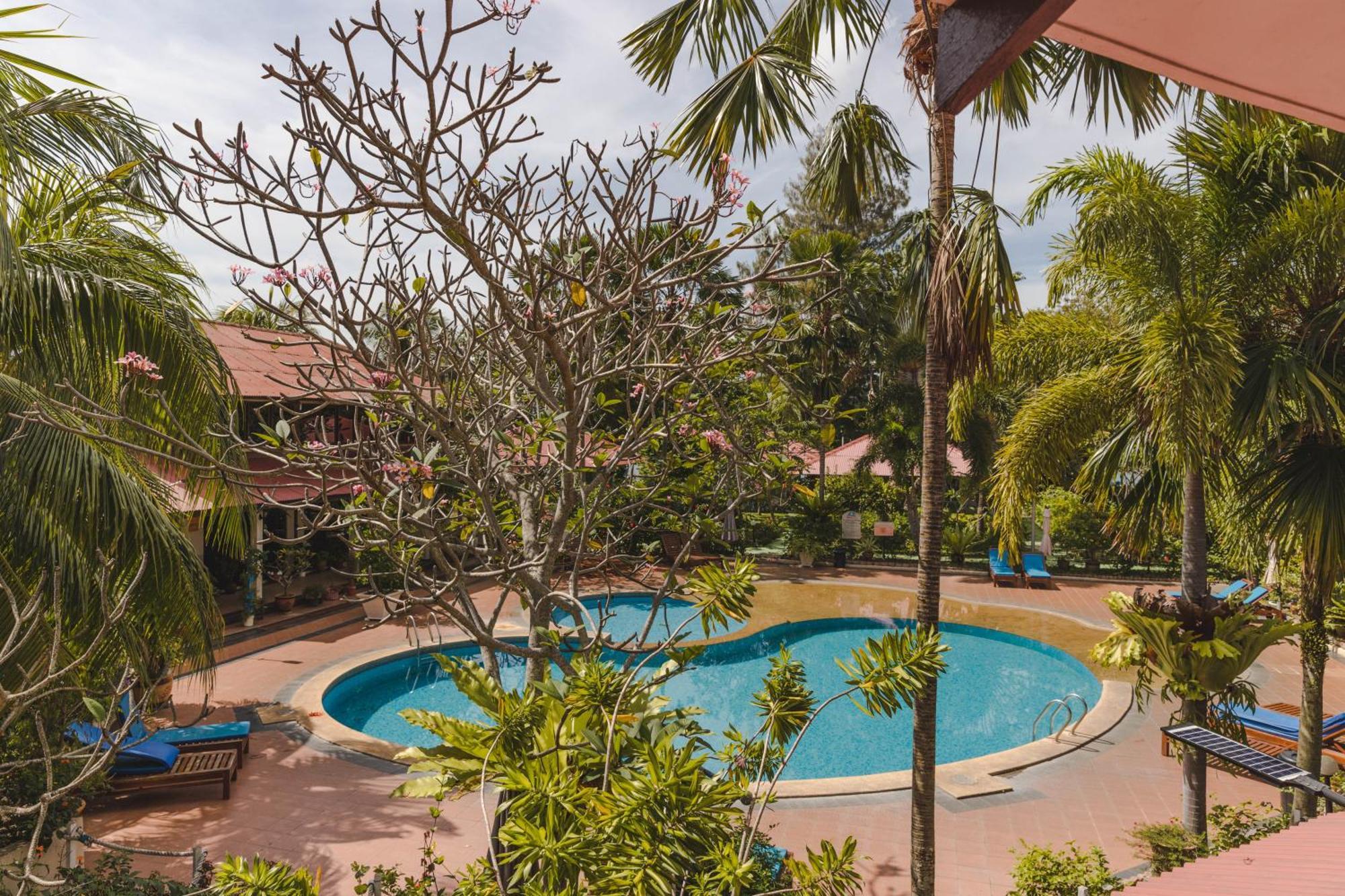 Pangkor Sandy Beach Resort Kampong Pasir Bogak Exteriör bild